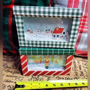 🛒🛍️💥NWT lot of 2 snow globe gift boxes 7×5 rectangles